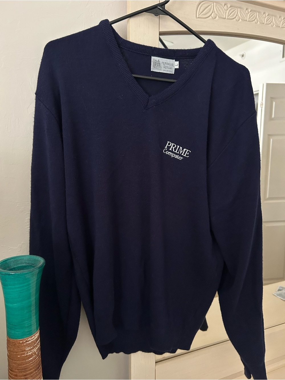 Navy V‑Neck Sweater -